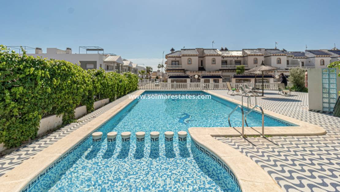 3 bedroom Townhouse for sale in Playa Flamenca with pool - € 245,000 (Ref: 9905058)