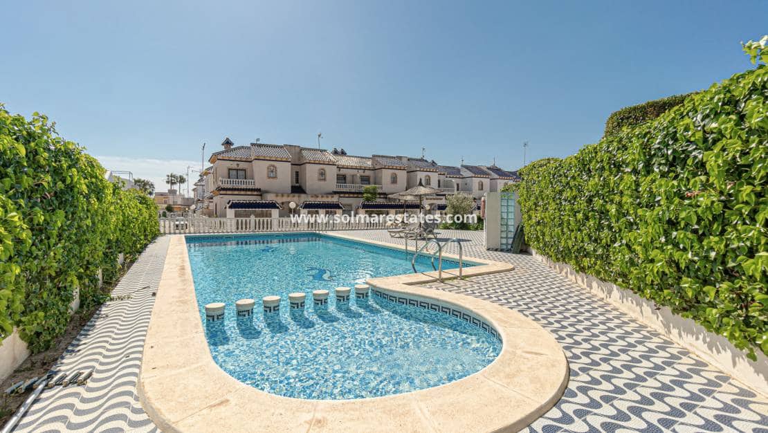 3 bedroom Townhouse for sale in Playa Flamenca with pool - € 245,000 (Ref: 9905058)