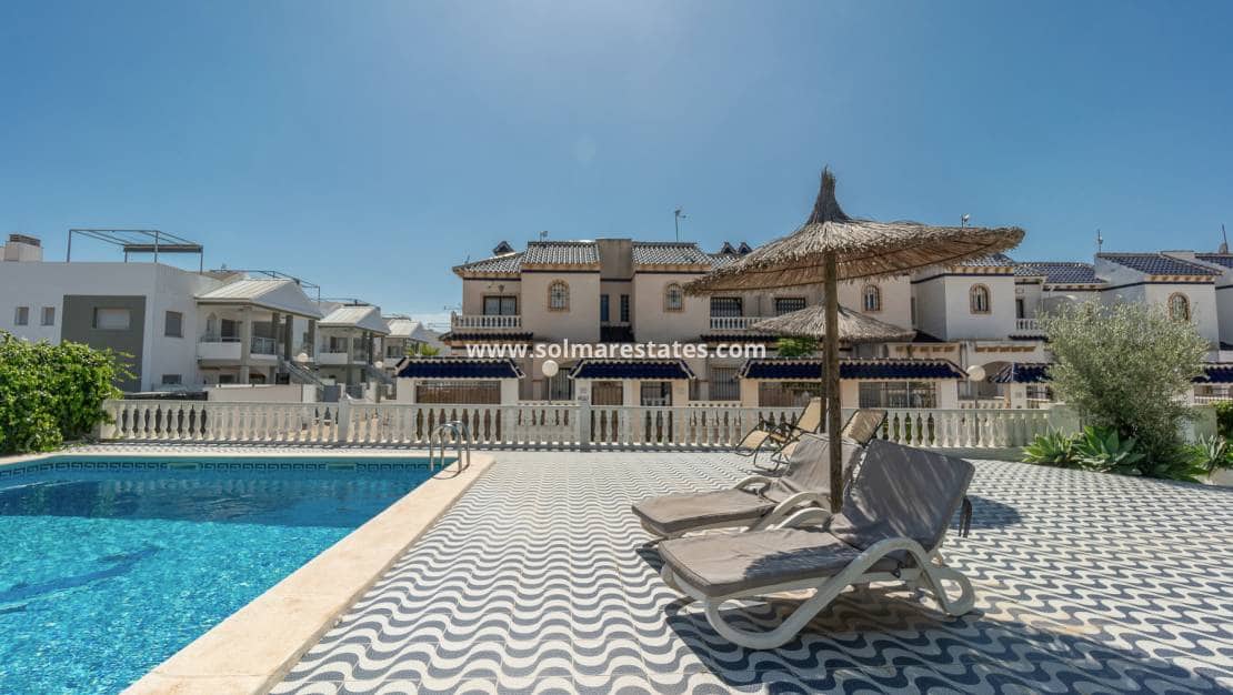 3 bedroom Townhouse for sale in Playa Flamenca with pool - € 245,000 (Ref: 9905058)