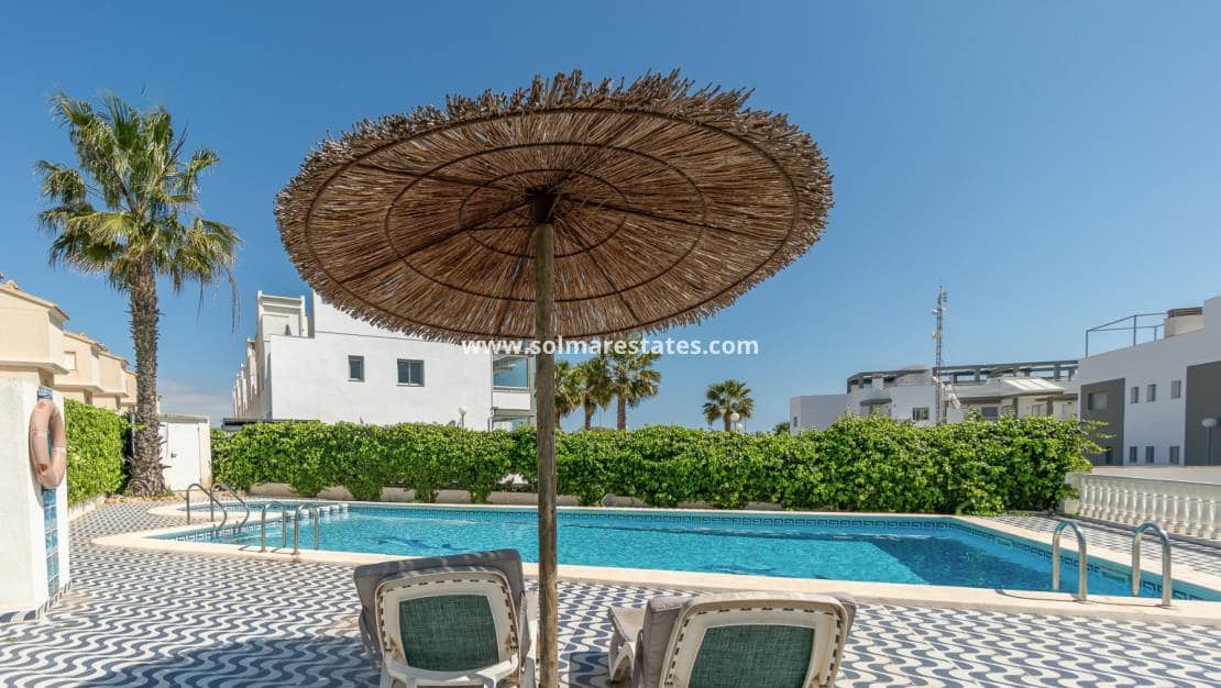 3 bedroom Townhouse for sale in Playa Flamenca with pool - € 245,000 (Ref: 9905058)