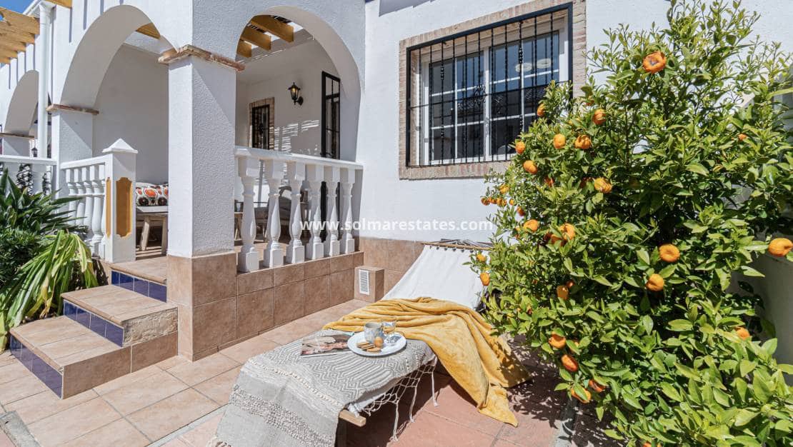 3 bedroom Townhouse for sale in Playa Flamenca with pool - € 245,000 (Ref: 9905058)
