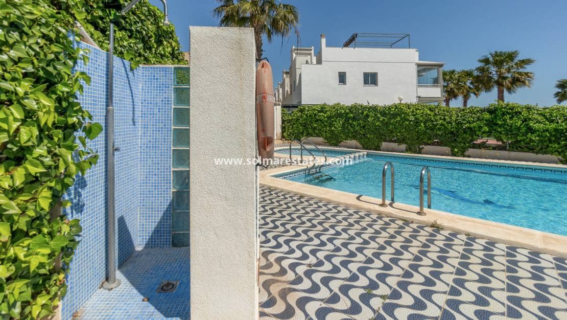 3 bedroom Townhouse for sale in Playa Flamenca with pool - € 245,000 (Ref: 9905058)