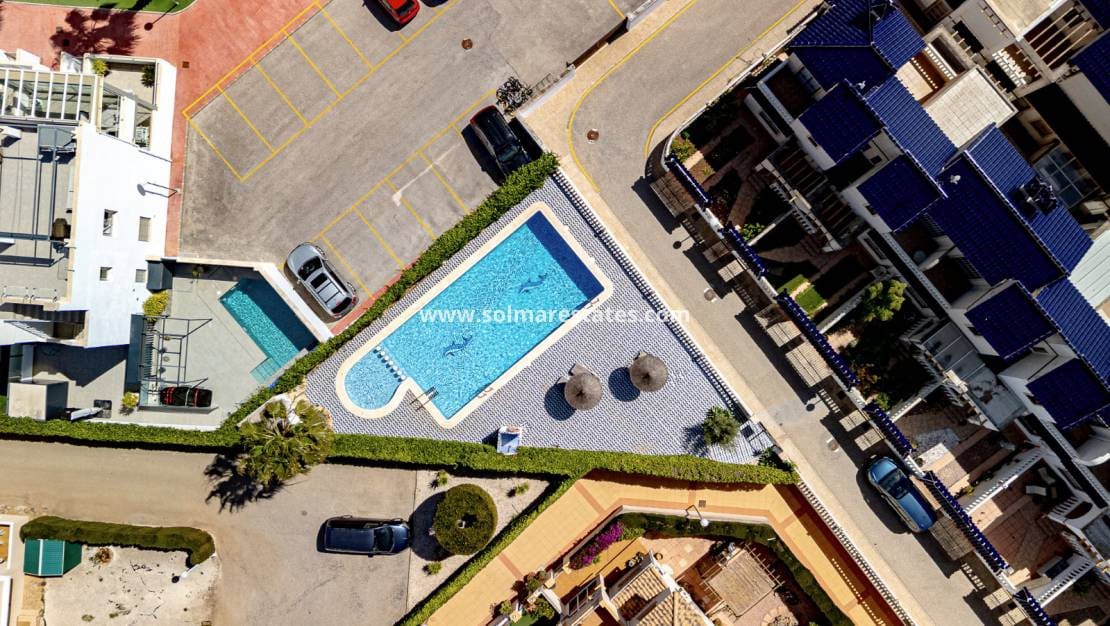3 bedroom Townhouse for sale in Playa Flamenca with pool - € 245,000 (Ref: 9905058)