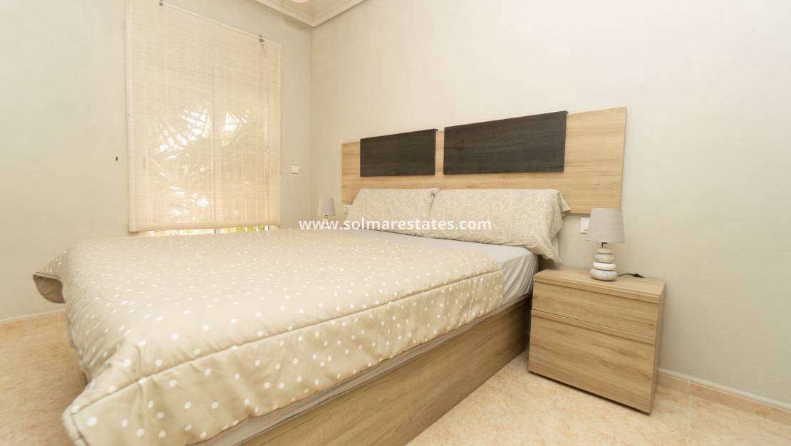 3 quarto Casa em Banda para venda em Playa Flamenca com piscina - 195 000 € (Ref: 9905059)