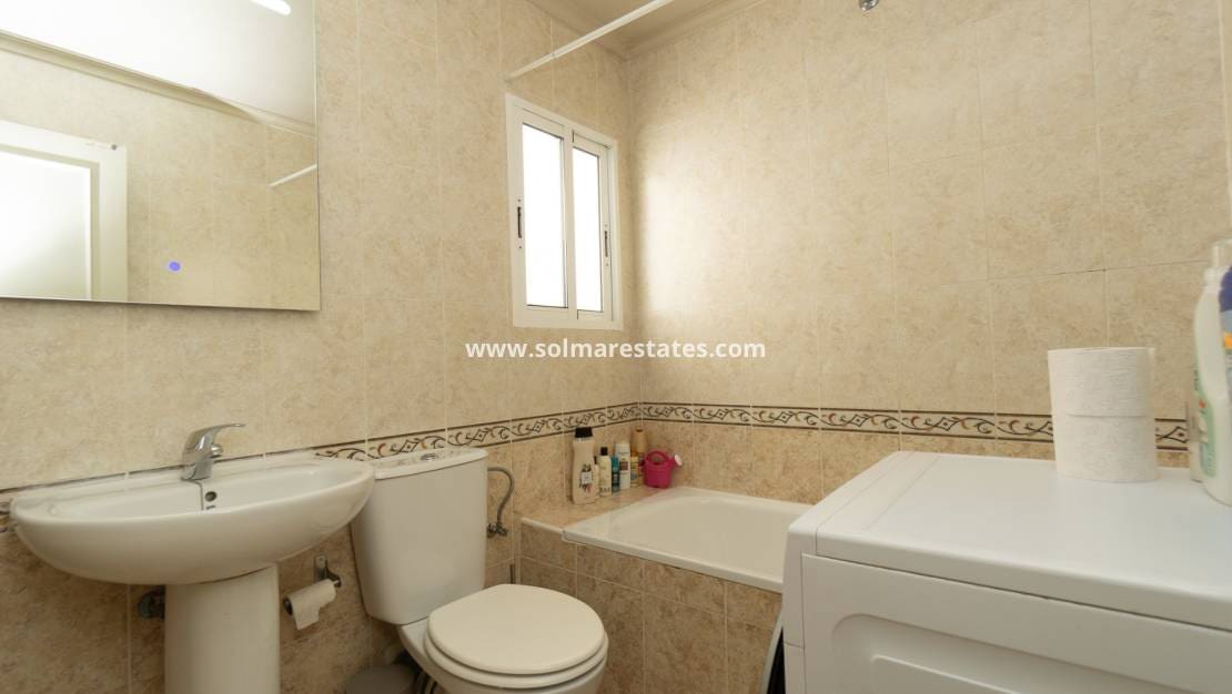 3 quarto Casa em Banda para venda em Playa Flamenca com piscina - 195 000 € (Ref: 9905059)