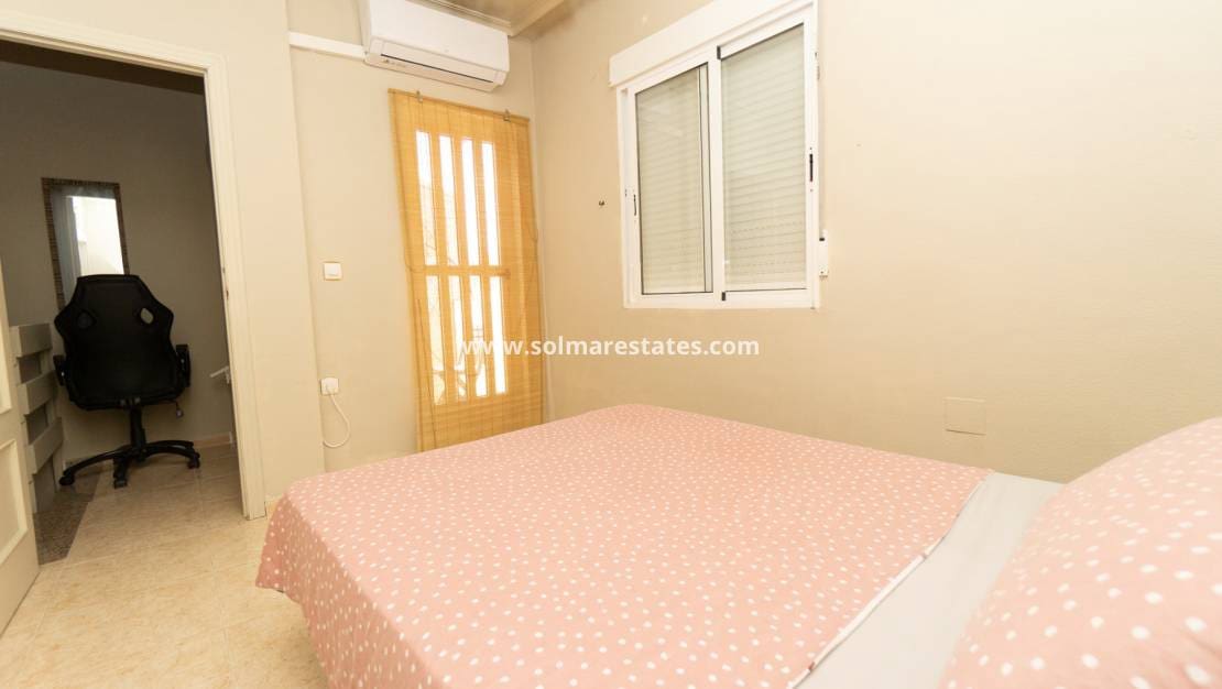 3 quarto Casa em Banda para venda em Playa Flamenca com piscina - 195 000 € (Ref: 9905059)