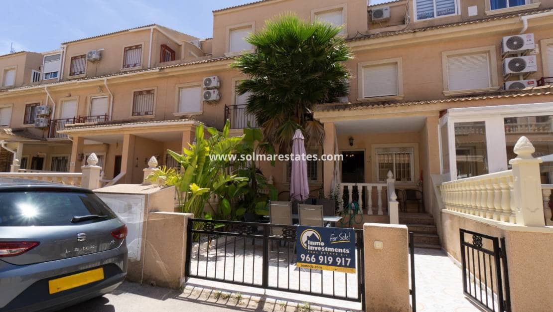 3 quarto Casa em Banda para venda em Playa Flamenca com piscina - 195 000 € (Ref: 9905059)