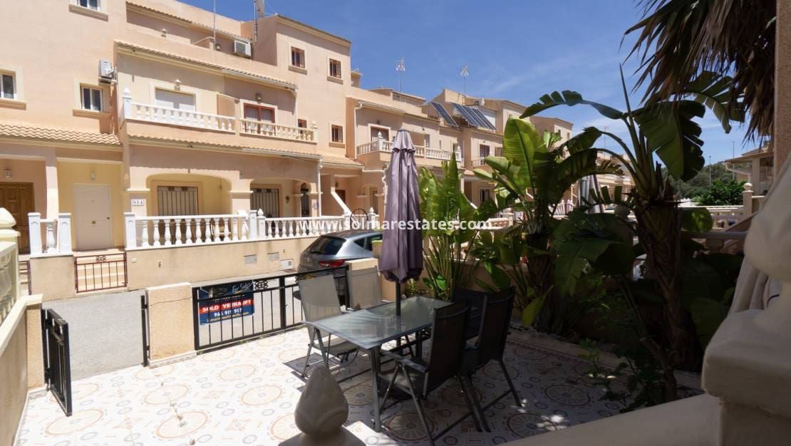 3 quarto Casa em Banda para venda em Playa Flamenca com piscina - 195 000 € (Ref: 9905059)