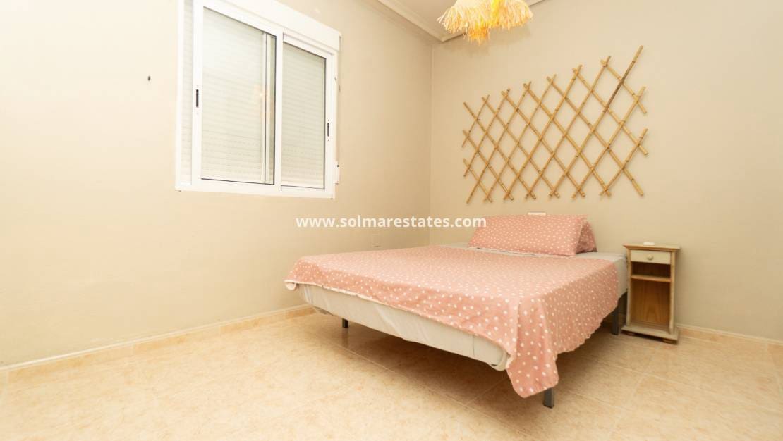 3 quarto Casa em Banda para venda em Playa Flamenca com piscina - 195 000 € (Ref: 9905059)