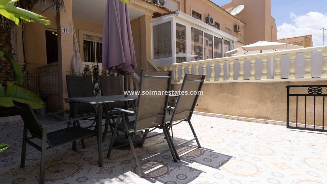 3 quarto Casa em Banda para venda em Playa Flamenca com piscina - 195 000 € (Ref: 9905059)