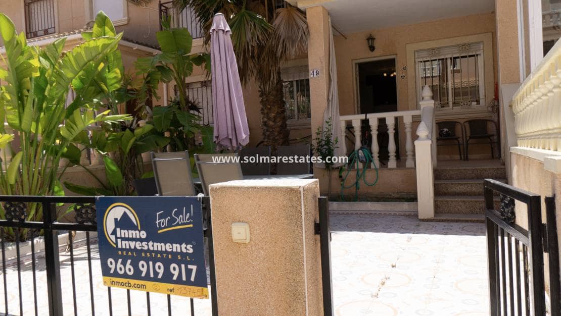 3 quarto Casa em Banda para venda em Playa Flamenca com piscina - 195 000 € (Ref: 9905059)