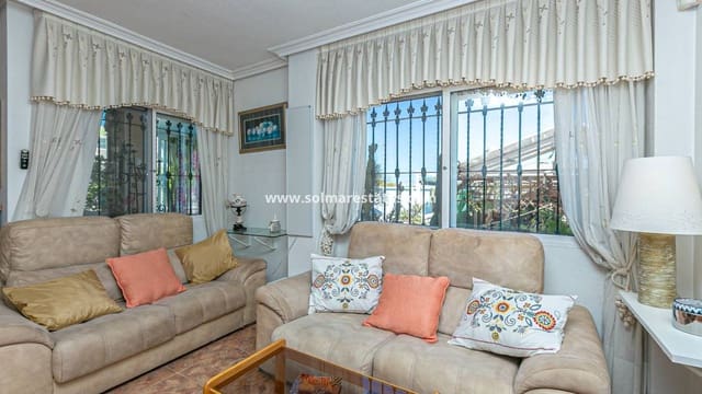 2 slaapkamer Halfvrijstaande villa te koop in Cabo Roig, Orihuela met zwembad - € 295.000 (Ref: 9905060)