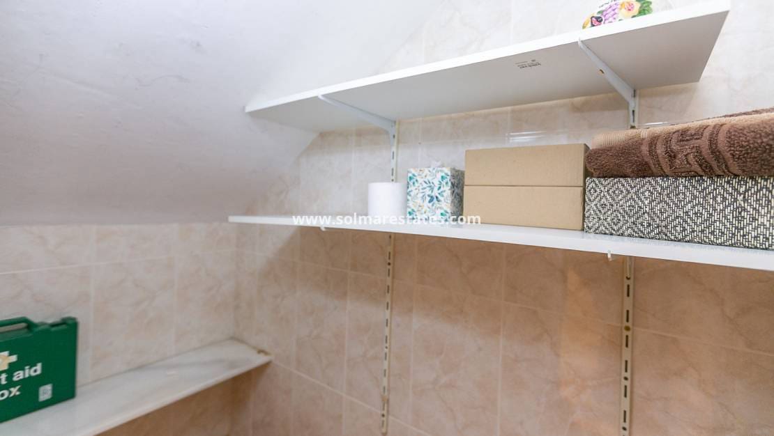 2 slaapkamer Halfvrijstaande villa te koop in Cabo Roig met zwembad - € 295.000 (Ref: 9905060)