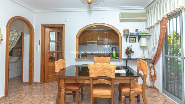 2 slaapkamer Halfvrijstaande villa te koop in Cabo Roig, Orihuela met zwembad - € 295.000 (Ref: 9905060)