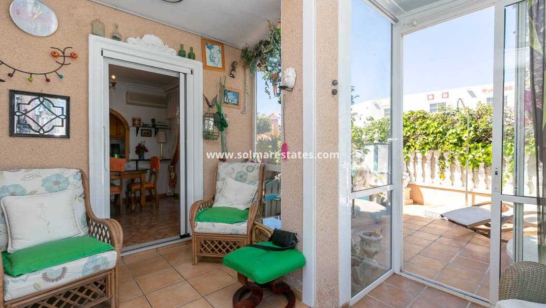 2 slaapkamer Halfvrijstaande villa te koop in Cabo Roig met zwembad - € 295.000 (Ref: 9905060)