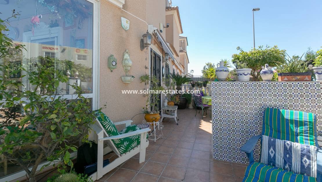 2 slaapkamer Halfvrijstaande villa te koop in Cabo Roig met zwembad - € 295.000 (Ref: 9905060)