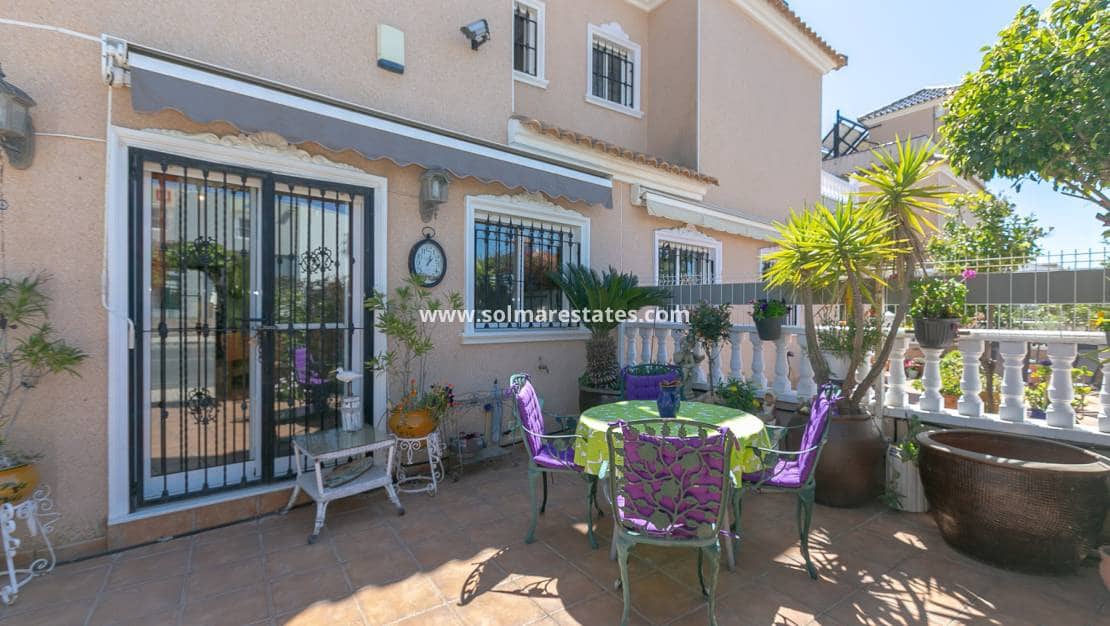 2 slaapkamer Halfvrijstaande villa te koop in Cabo Roig met zwembad - € 295.000 (Ref: 9905060)