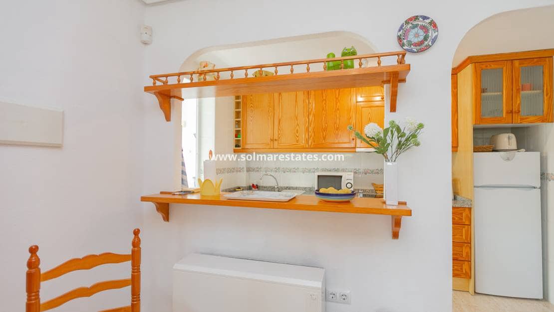 2 makuuhuone Paritalo myytävänä paikassa Playa Flamenca mukana uima-altaan - 270 000 € (Ref: 9905061)