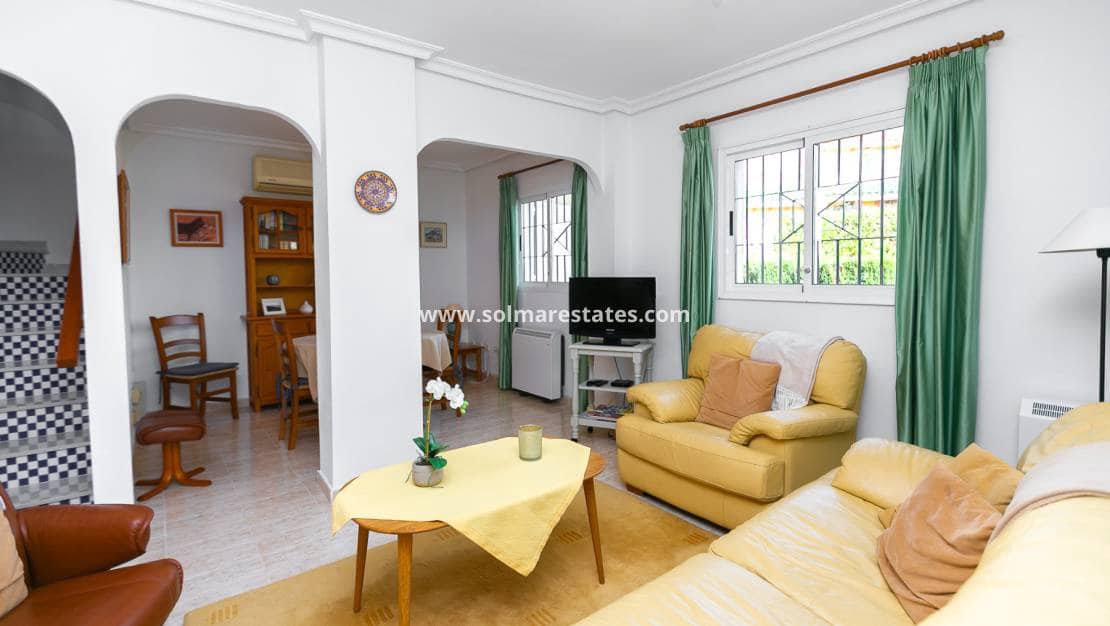 2 makuuhuone Paritalo myytävänä paikassa Playa Flamenca mukana uima-altaan - 270 000 € (Ref: 9905061)