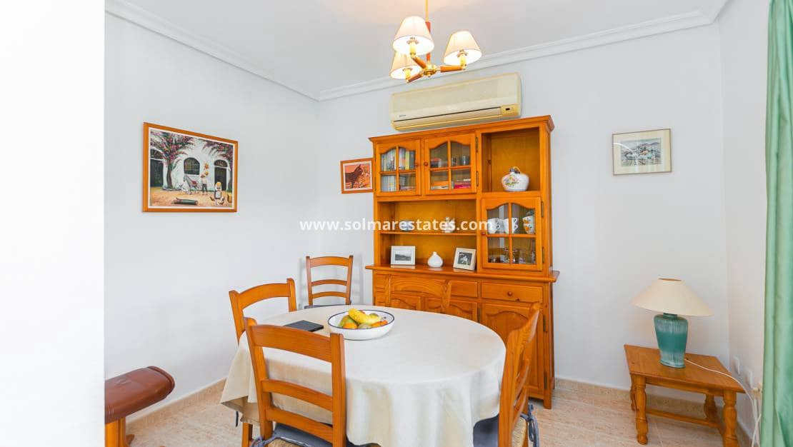 2 makuuhuone Paritalo myytävänä paikassa Playa Flamenca mukana uima-altaan - 270 000 € (Ref: 9905061)