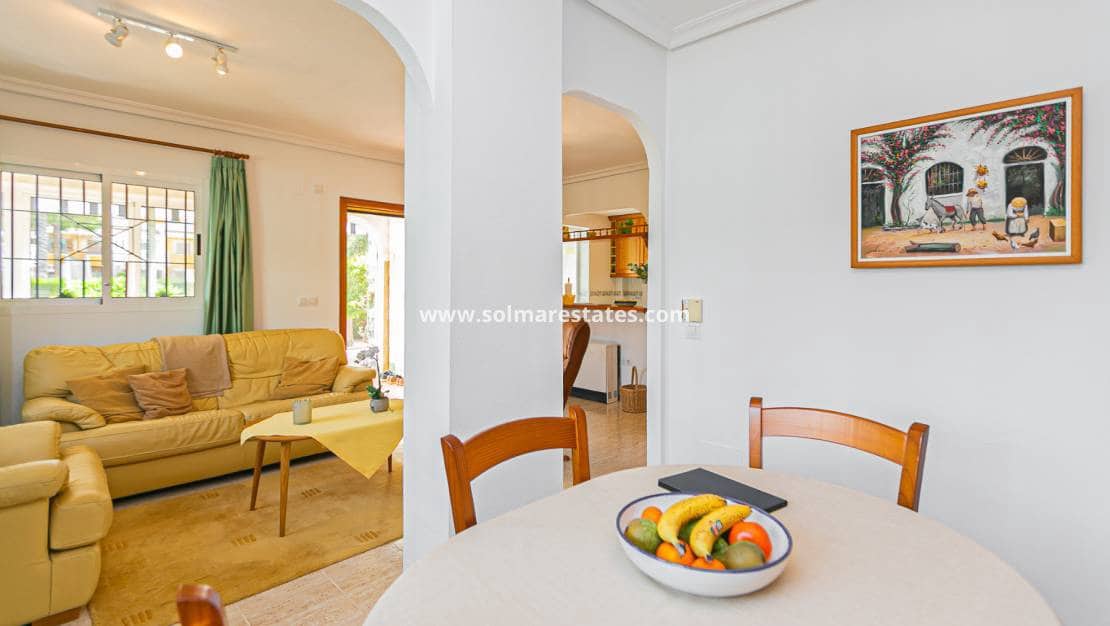 2 makuuhuone Paritalo myytävänä paikassa Playa Flamenca mukana uima-altaan - 270 000 € (Ref: 9905061)