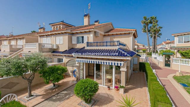 2 makuuhuone Paritalo myytävänä paikassa Playa Flamenca, Orihuela - 270 000 € (Ref: 9905061)