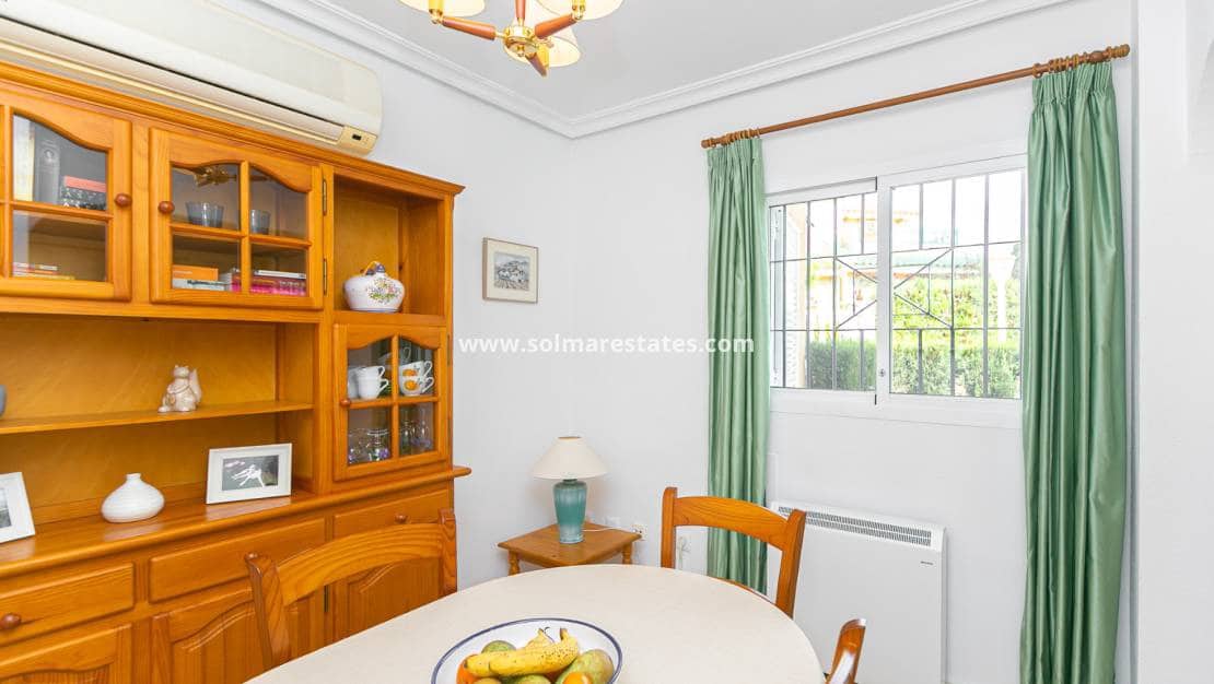 2 makuuhuone Paritalo myytävänä paikassa Playa Flamenca mukana uima-altaan - 270 000 € (Ref: 9905061)