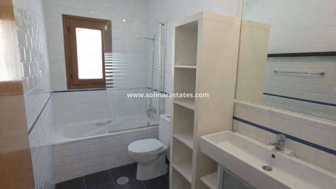 3 Zimmer Villa zu verkaufen in Algorfa mit Pool - 375.000 € (Ref: 9908935)