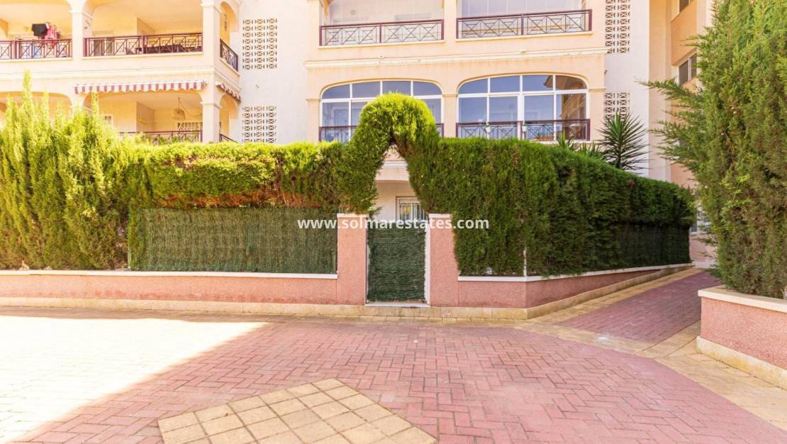 2 bedroom Apartment for sale in Playa Flamenca with pool - € 218,000 (Ref: 9908936)