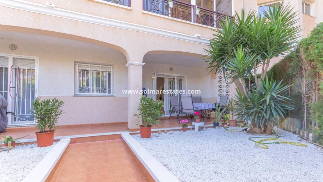 2 bedroom Apartment for sale in Playa Flamenca with pool - € 218,000 (Ref: 9908936)