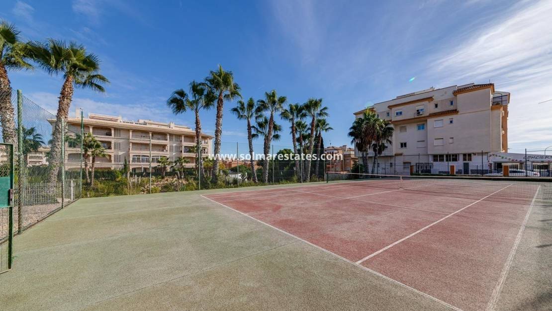 2 bedroom Apartment for sale in Playa Flamenca with pool - € 218,000 (Ref: 9908936)