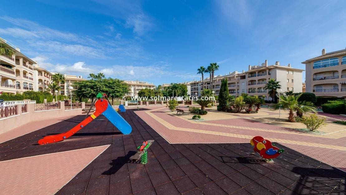 2 bedroom Apartment for sale in Playa Flamenca with pool - € 218,000 (Ref: 9908936)