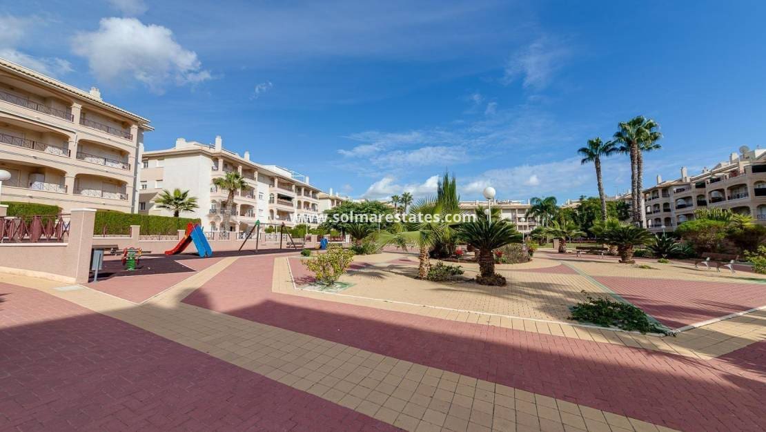 2 bedroom Apartment for sale in Playa Flamenca with pool - € 218,000 (Ref: 9908936)