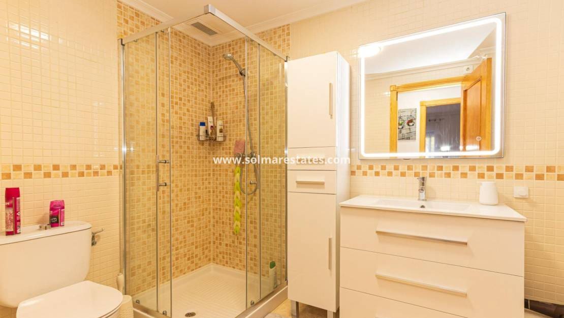 2 bedroom Apartment for sale in Playa Flamenca with pool - € 218,000 (Ref: 9908936)