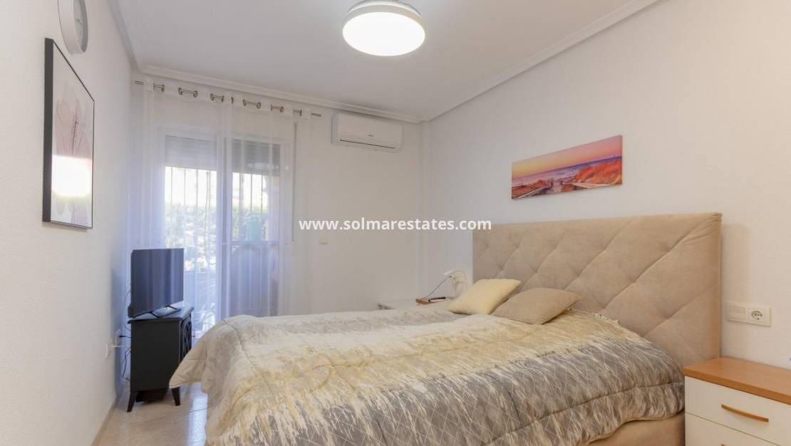 2 bedroom Apartment for sale in Playa Flamenca with pool - € 218,000 (Ref: 9908936)