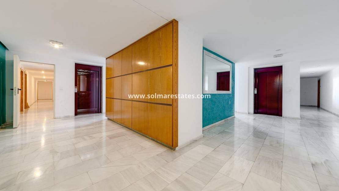 2 bedroom Apartment for sale in Playa Flamenca with pool - € 218,000 (Ref: 9908936)