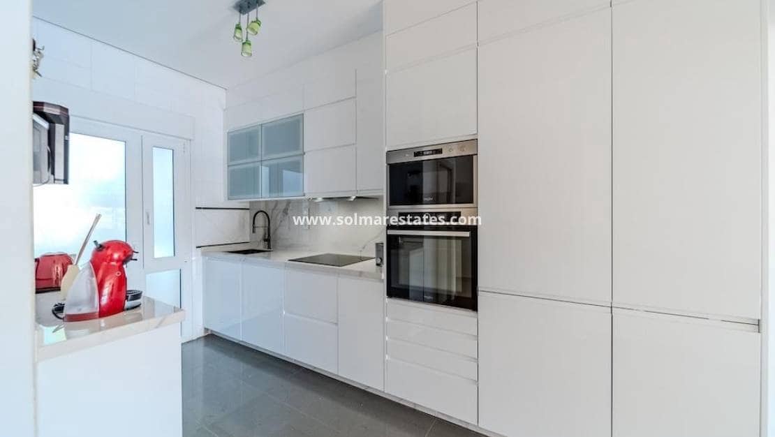 3 camera da letto Casa in vendita in Cabo Roig con piscina - 450.000 € (Rif: 9909046)