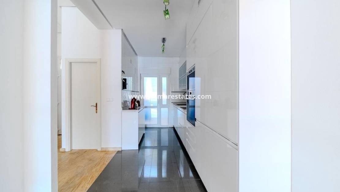 3 camera da letto Casa in vendita in Cabo Roig con piscina - 450.000 € (Rif: 9909046)