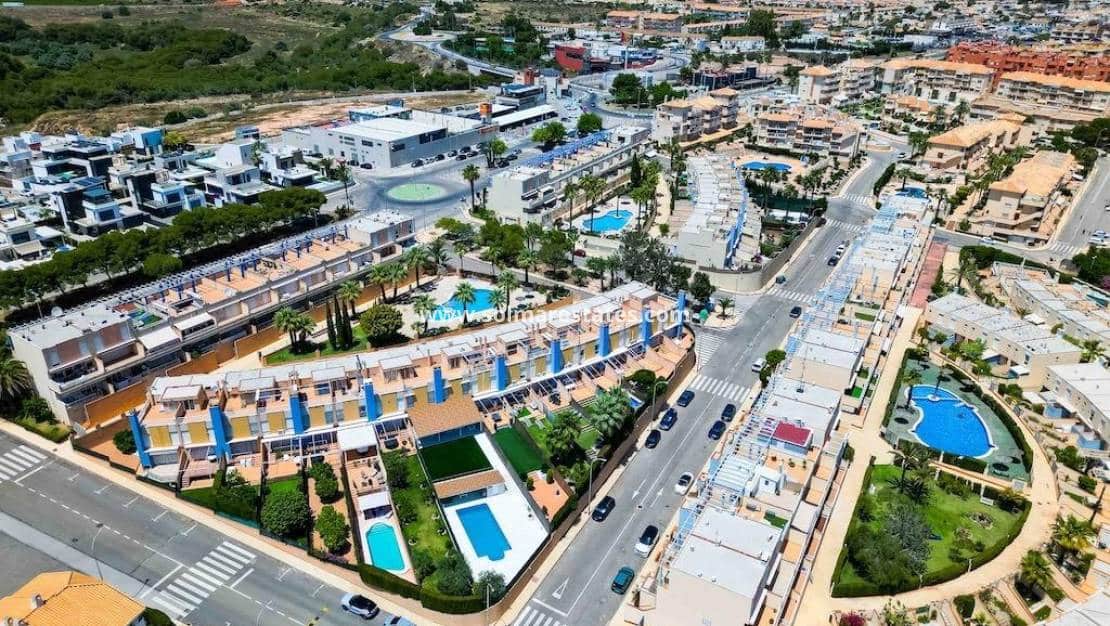 3 camera da letto Casa in vendita in Cabo Roig con piscina - 450.000 € (Rif: 9909046)