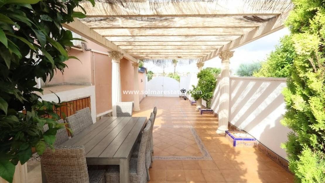 3 makuuhuone Paritalo myytävänä paikassa Dona Pepa mukana uima-altaan - 340 000 € (Ref: 9909047)