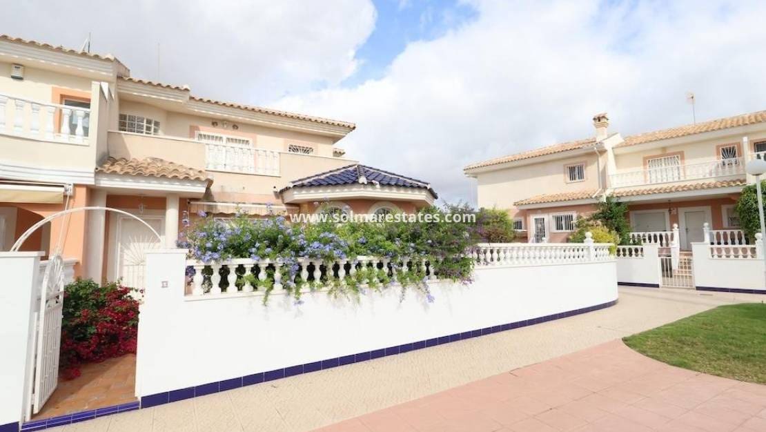 3 bedroom Semi-detached Villa for sale in Dona Pepa with pool - € 340,000 (Ref: 9909047)