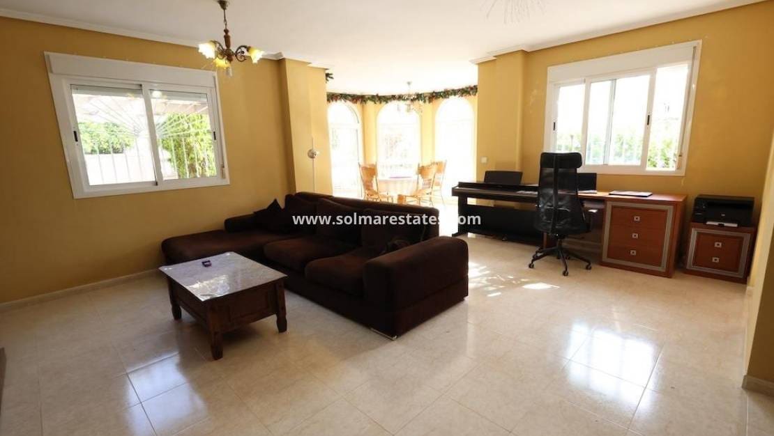 3 bedroom Semi-detached Villa for sale in Dona Pepa with pool - € 340,000 (Ref: 9909047)