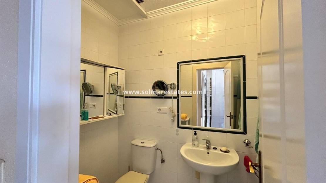 2 soverom Bungalow til salgs i La Florida med svømmebasseng - € 145 000 (Ref: 9909048)
