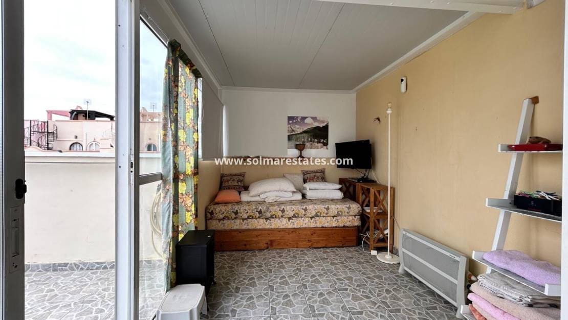 2 soverom Bungalow til salgs i La Florida med svømmebasseng - € 145 000 (Ref: 9909048)