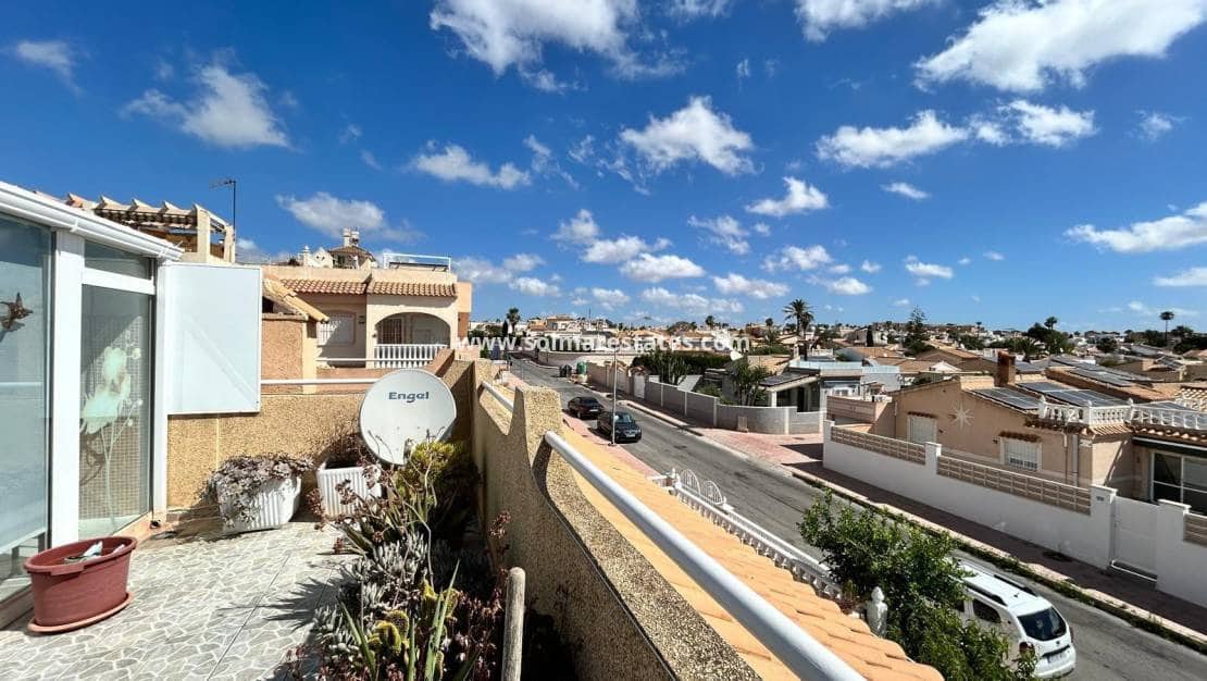 2 soverom Bungalow til salgs i La Florida med svømmebasseng - € 145 000 (Ref: 9909048)