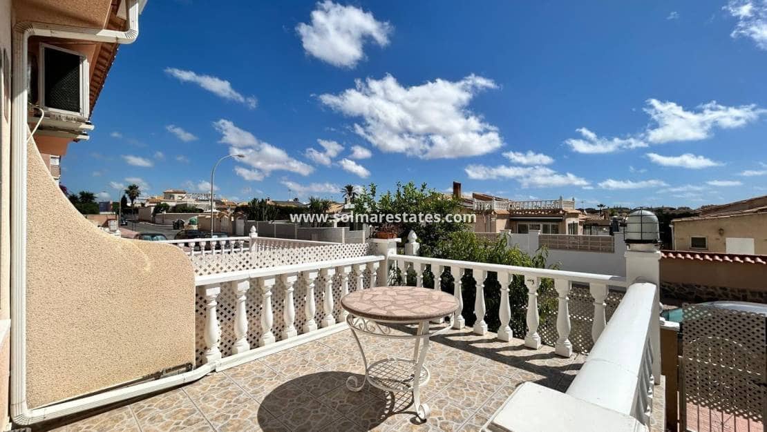 2 soverom Bungalow til salgs i La Florida med svømmebasseng - € 145 000 (Ref: 9909048)