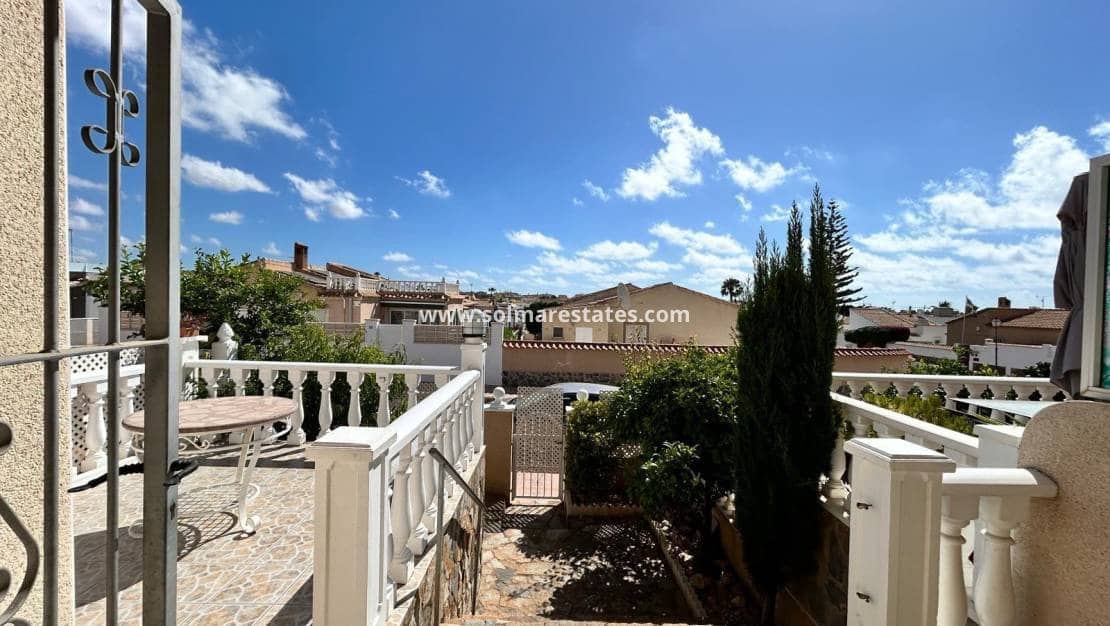 2 soverom Bungalow til salgs i La Florida med svømmebasseng - € 145 000 (Ref: 9909048)