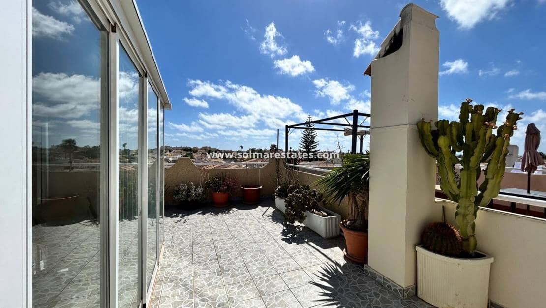 2 soverom Bungalow til salgs i La Florida med svømmebasseng - € 145 000 (Ref: 9909048)