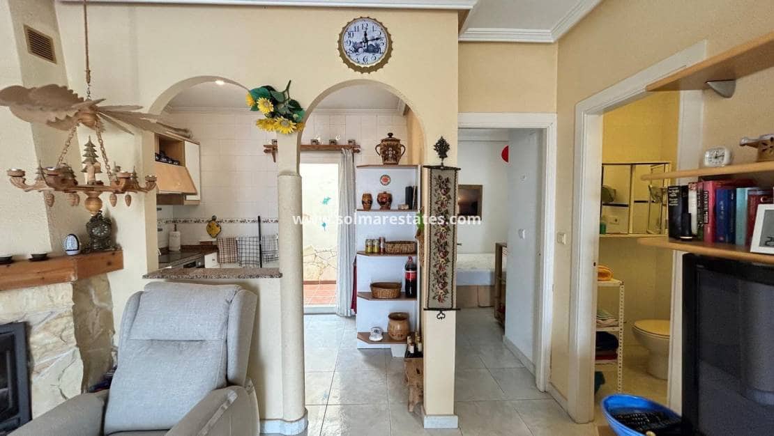 2 soverom Bungalow til salgs i La Florida med svømmebasseng - € 145 000 (Ref: 9909048)