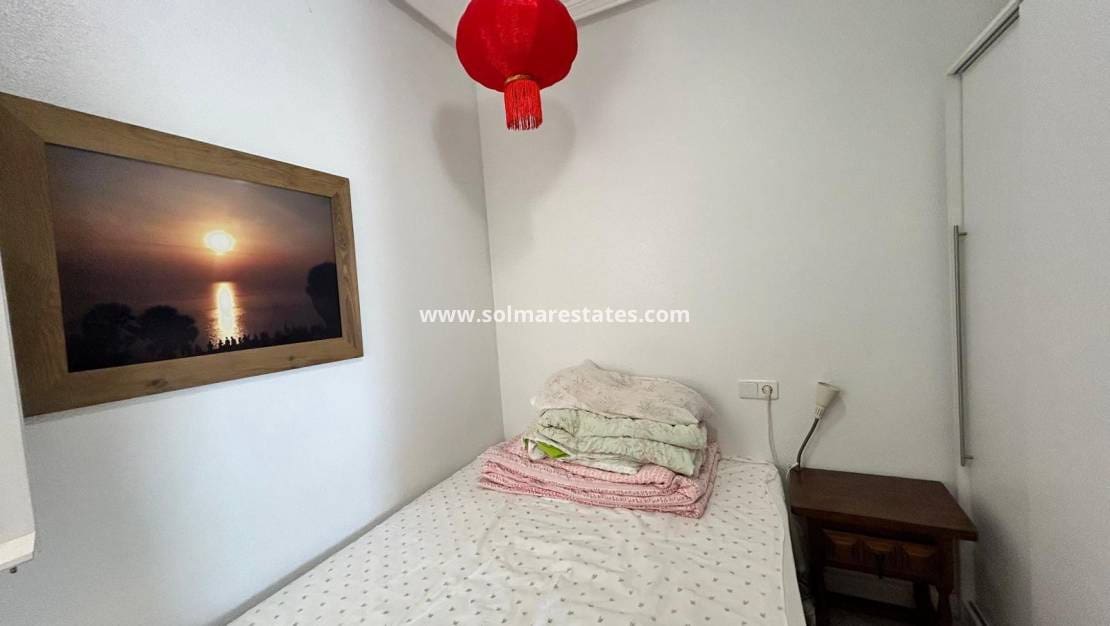 2 soverom Bungalow til salgs i La Florida med svømmebasseng - € 145 000 (Ref: 9909048)